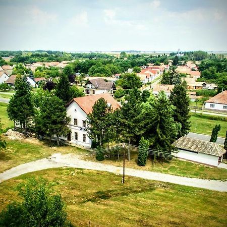 Locomotiv Vendeghaz Hercegszanto Buitenkant foto