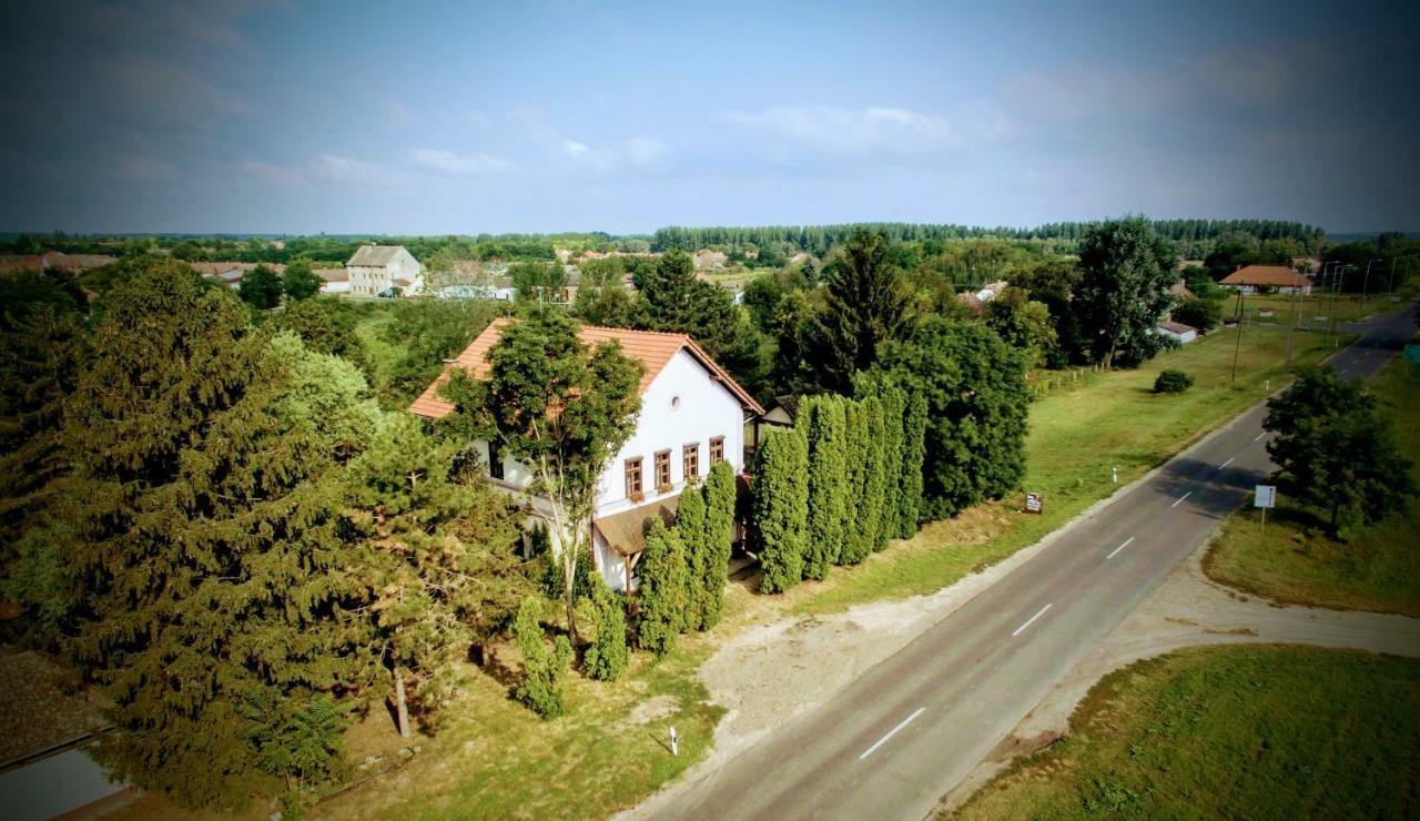 Locomotiv Vendeghaz Hercegszanto Buitenkant foto